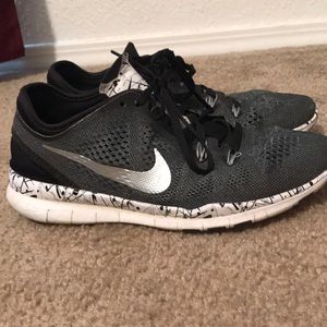 NIKE FREE TR FIT 5.0